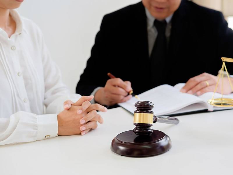 出租车司机因工受伤赔偿责任主体之认定——上海工伤赔偿律师的视角